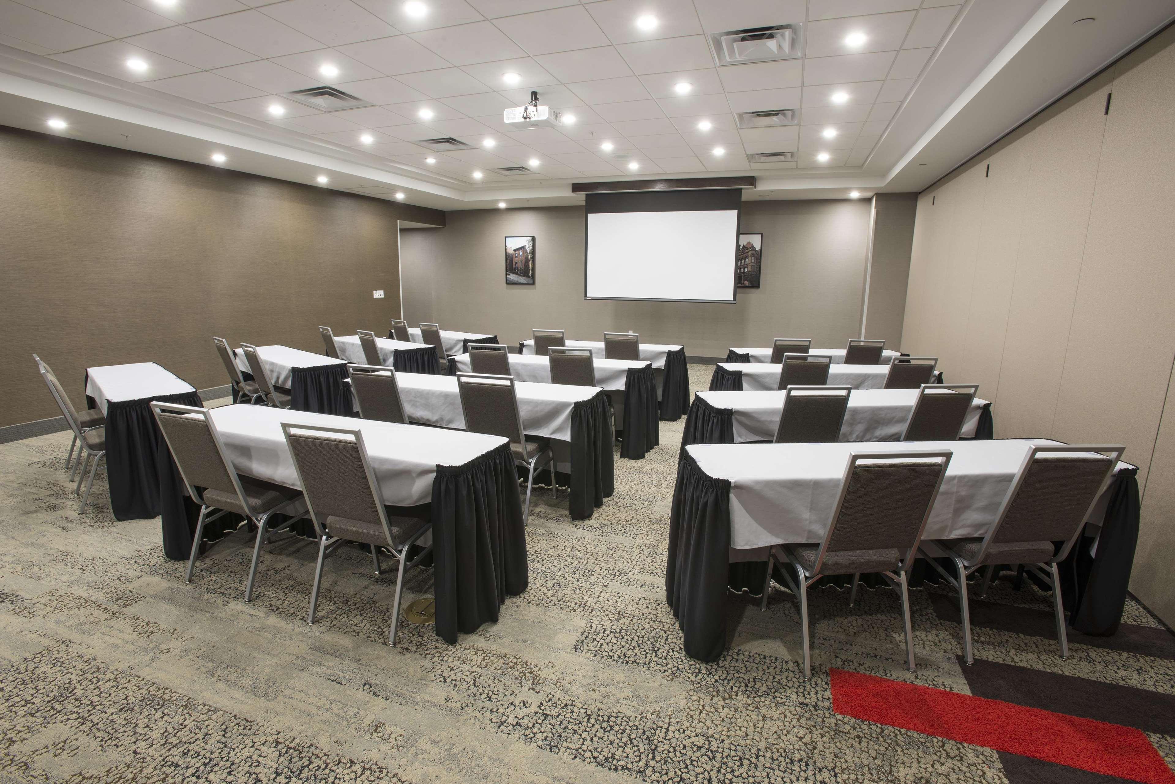 Hampton & - Cincinnati/kenwood, Oh Hotel 3*