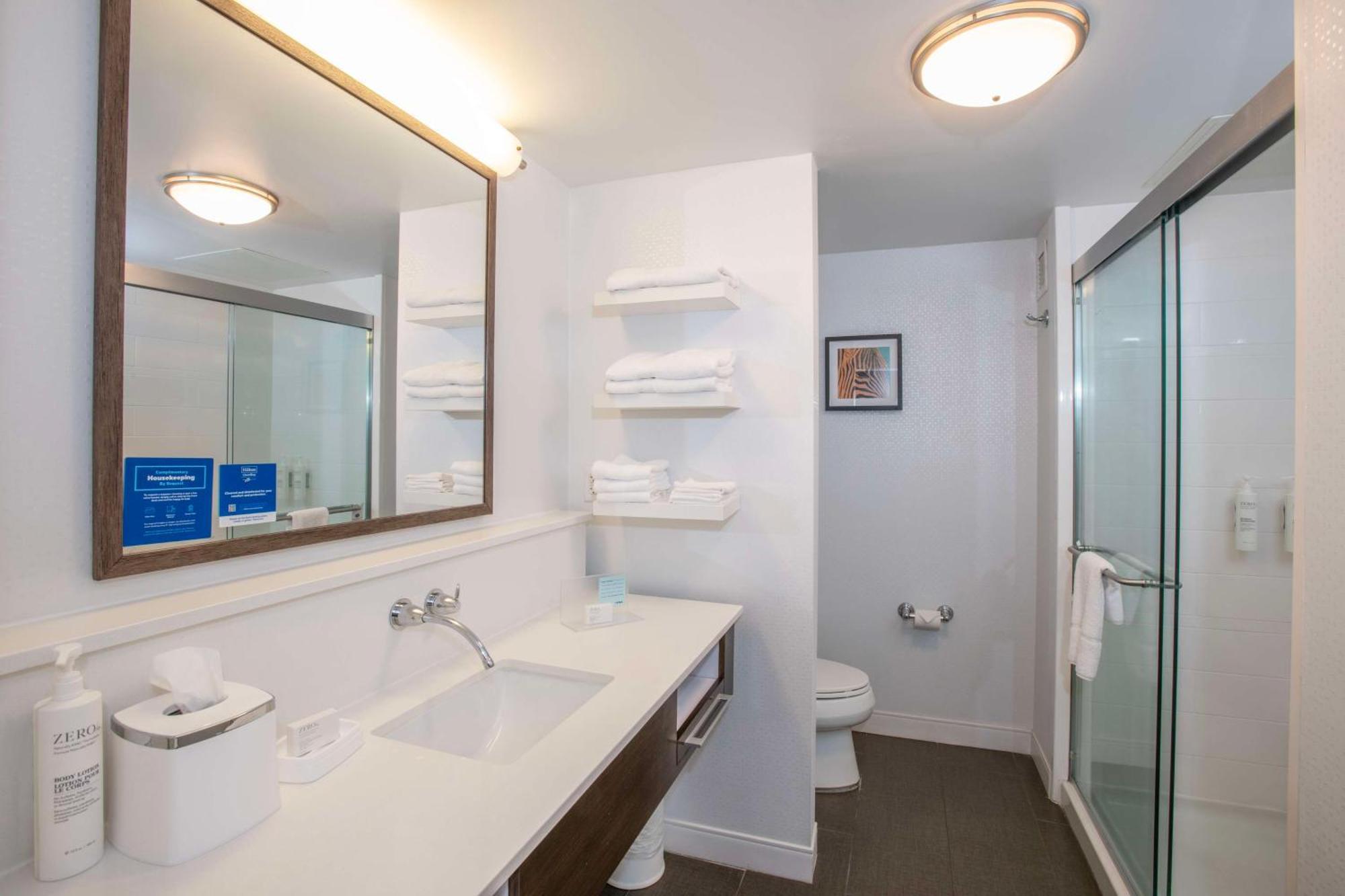 Hampton & - Cincinnati/kenwood, Oh 3* Silverton