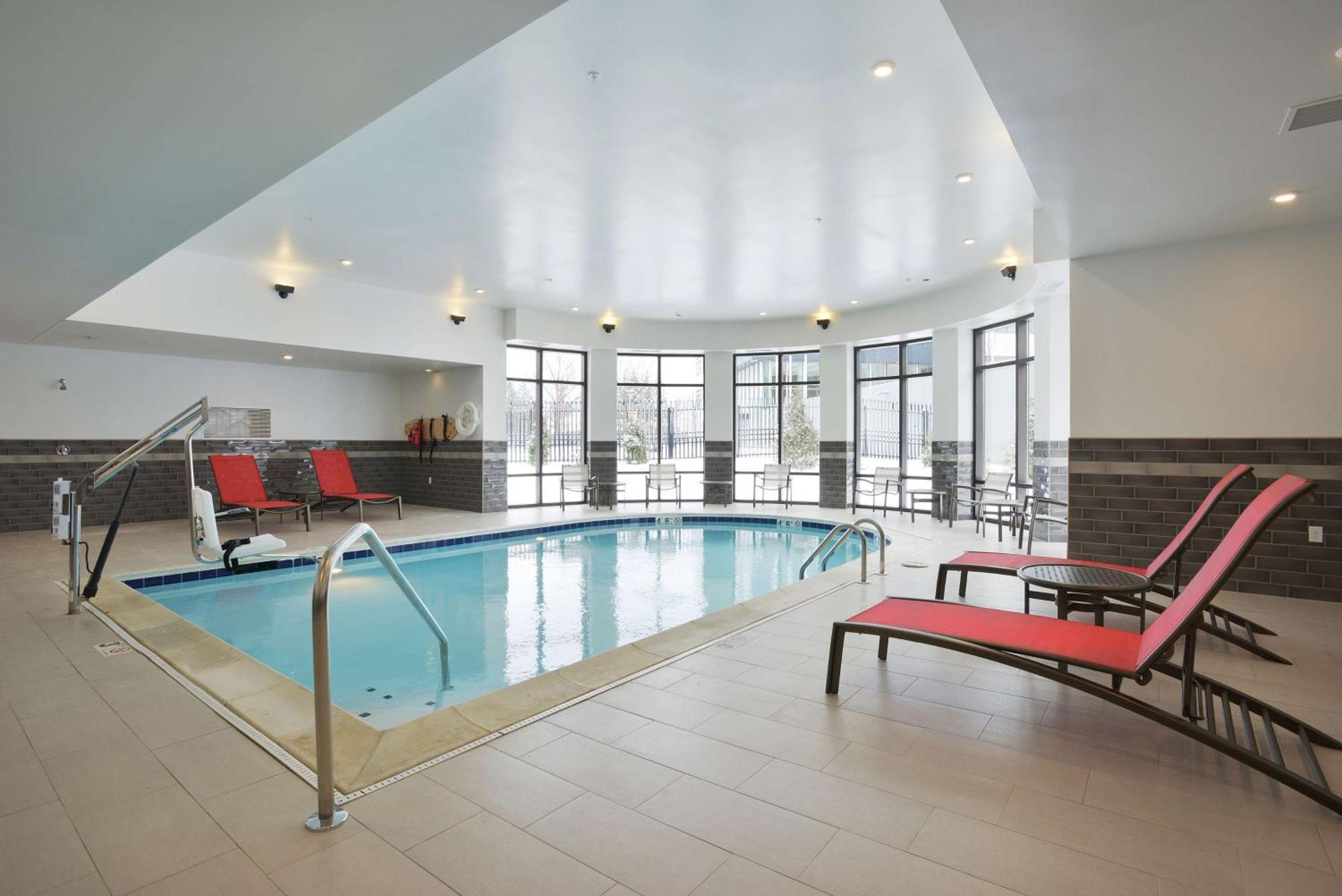 Hotel Hampton & - Cincinnati/kenwood, Oh Silverton